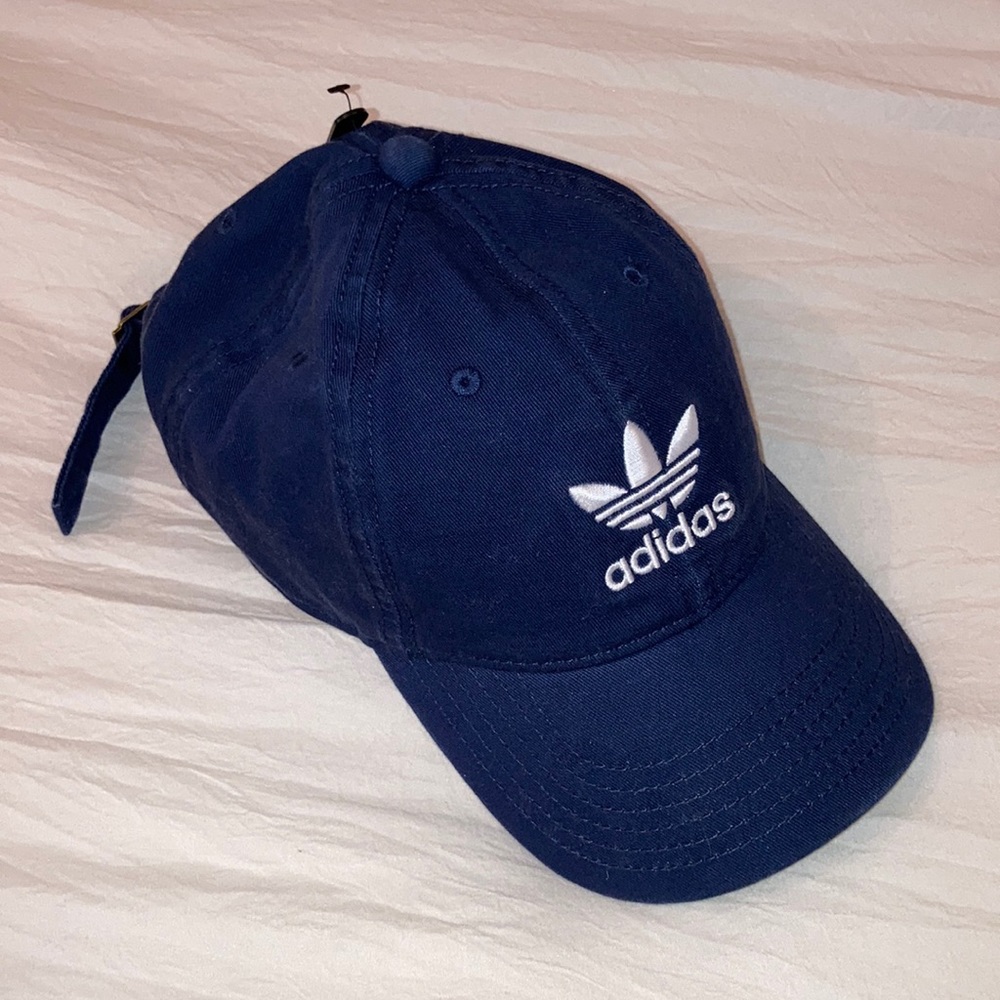 Adidas hat🧢